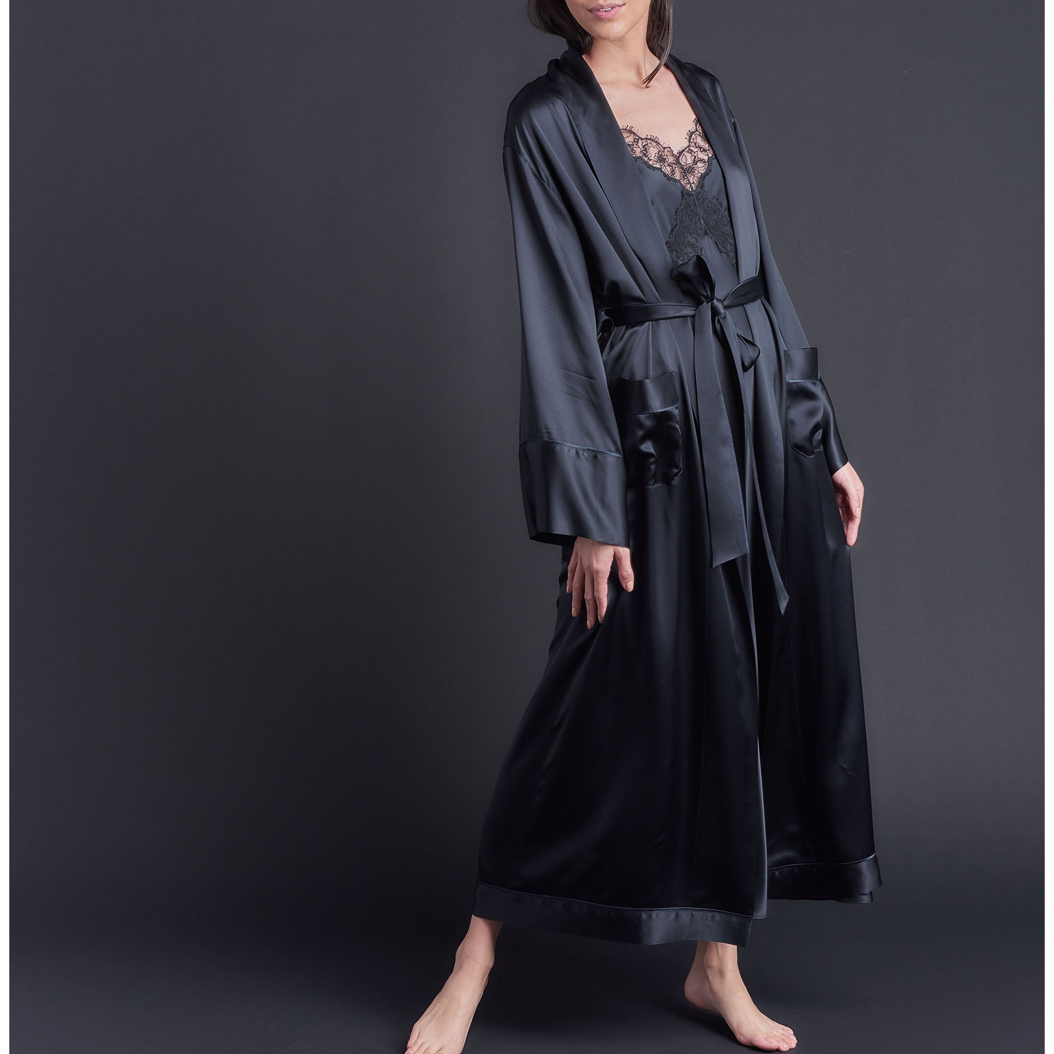 Silk Magnolia - Pure Silk Dressing Gown | Black – Peachie Lingerie